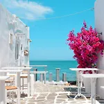 Splendid Santorini 1 Bedroom Princess Outdoor Hot Vila