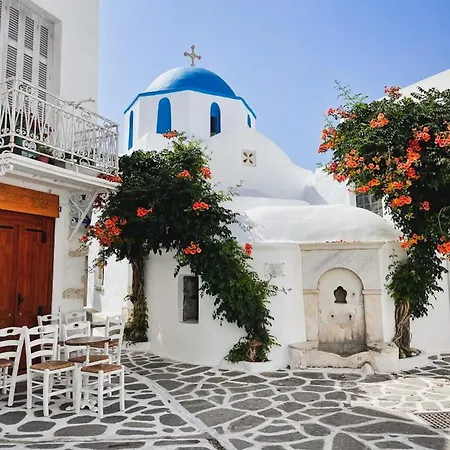 Splendid Santorini 1 Bedroom Princess Outdoor Hot